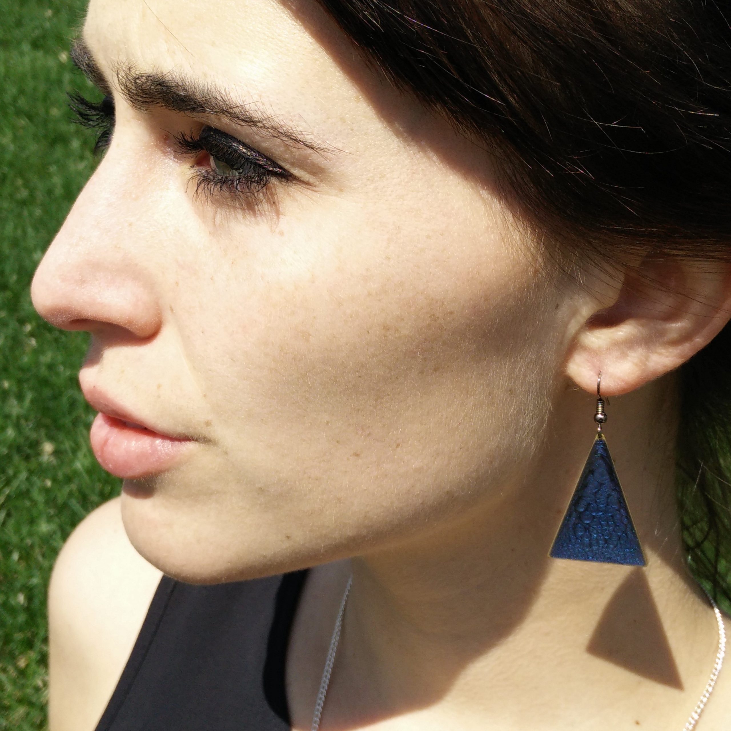 bijou artisan montpellier boucles d'oreilles vénus 2 bleues mannequin