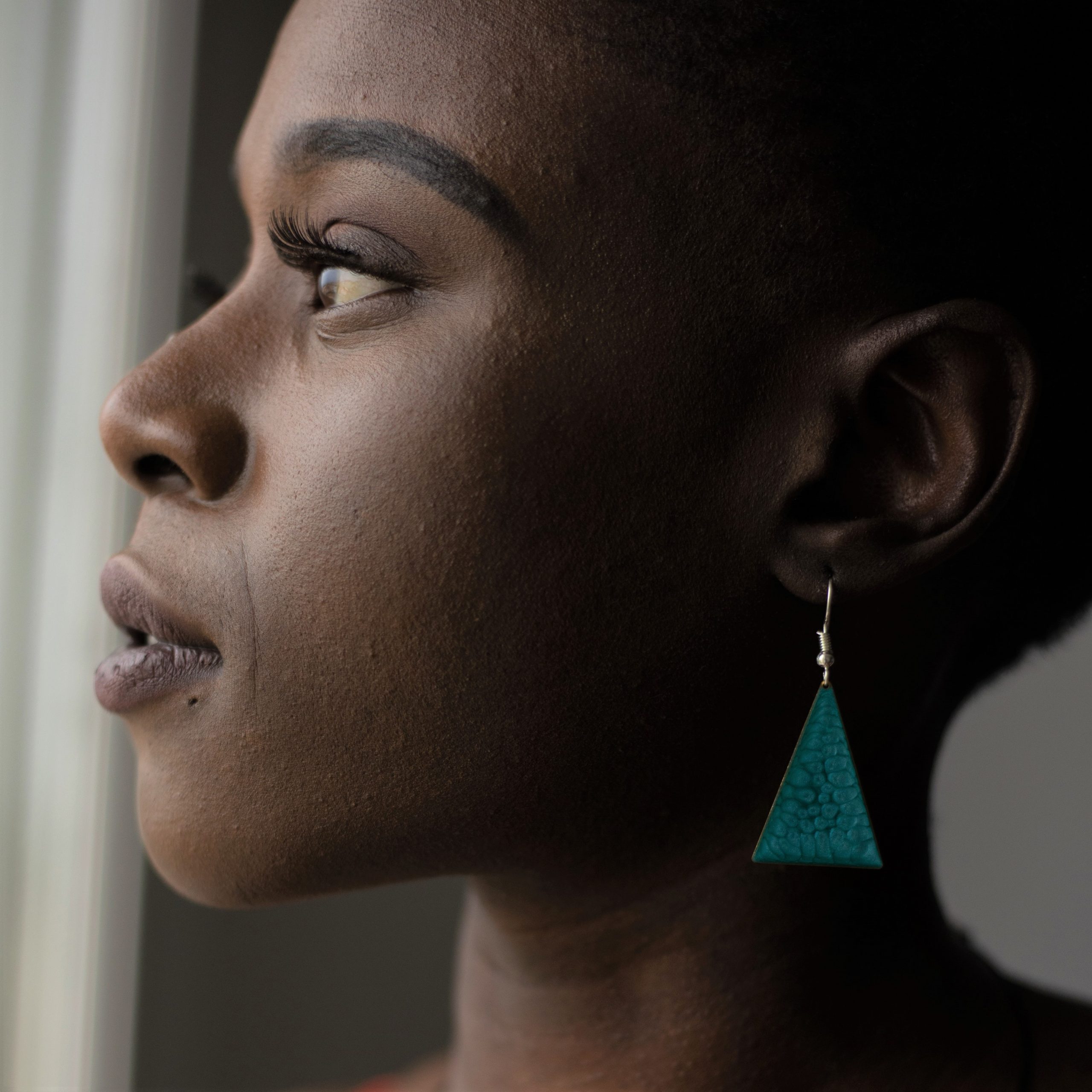 bijou artisan montpellier boucles d'oreilles vénus 2 turquoises mannequin