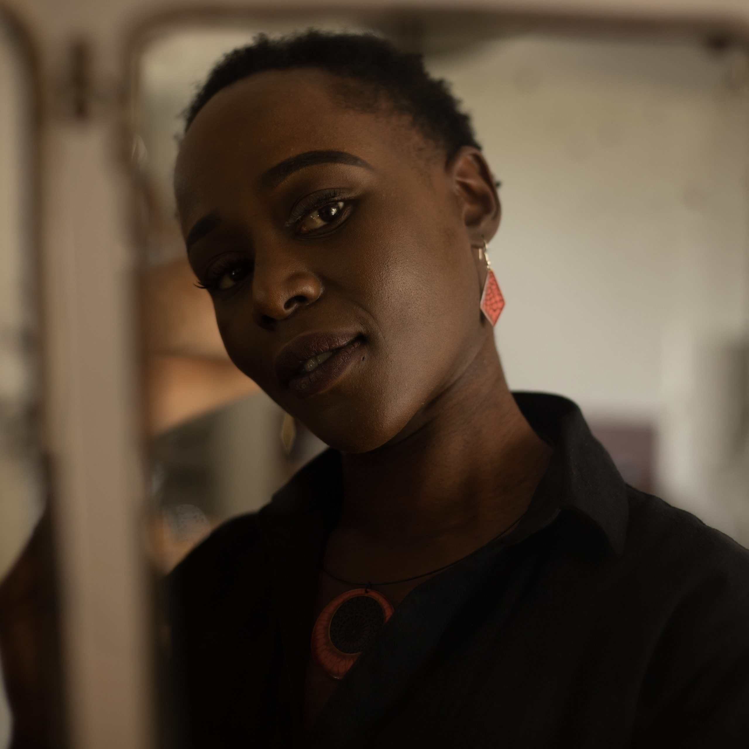 bijou artisan montpellier boucles d'oreilles eole 2 briques mannequin 1