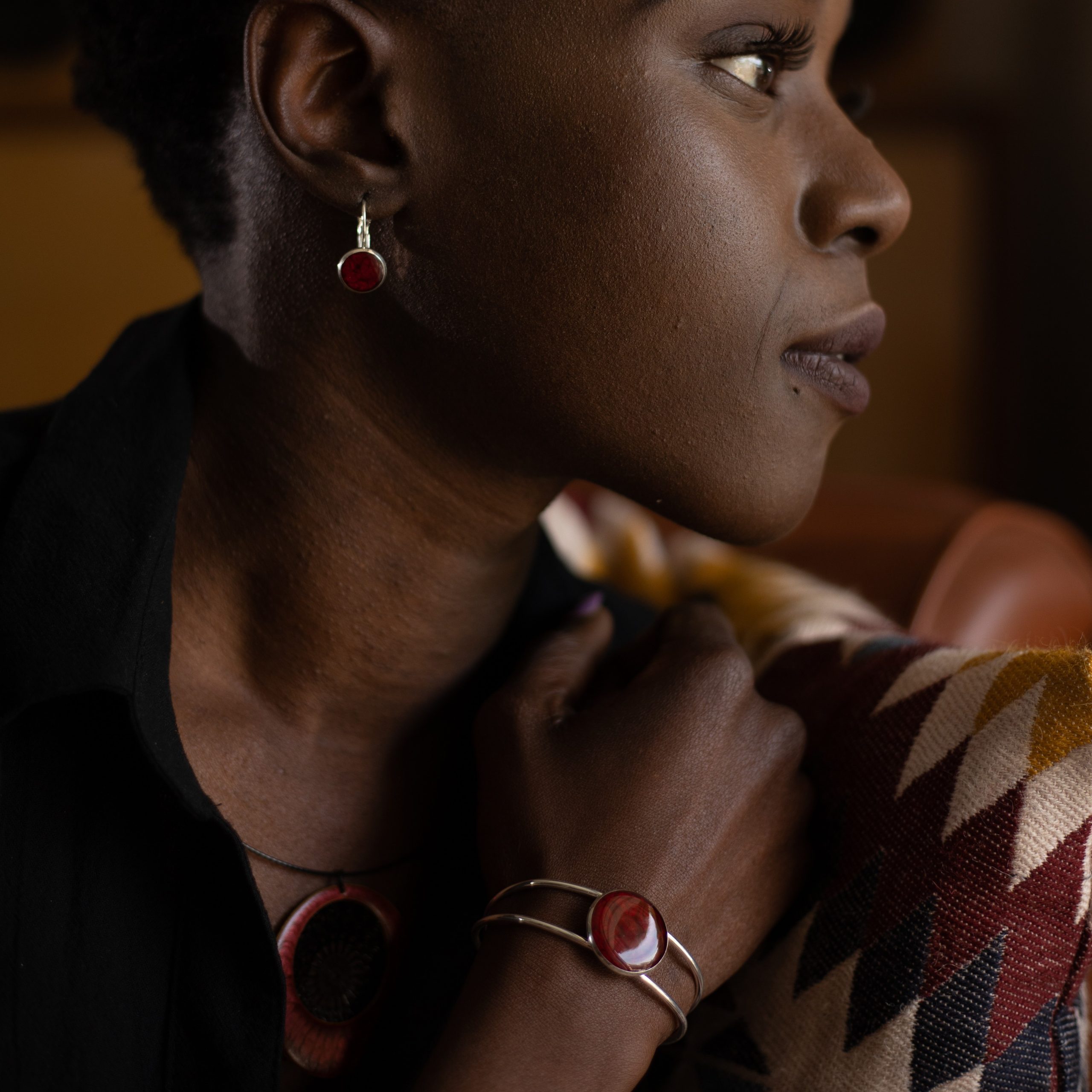 bijou artisan montpellier bracelet séléné brique mannequin