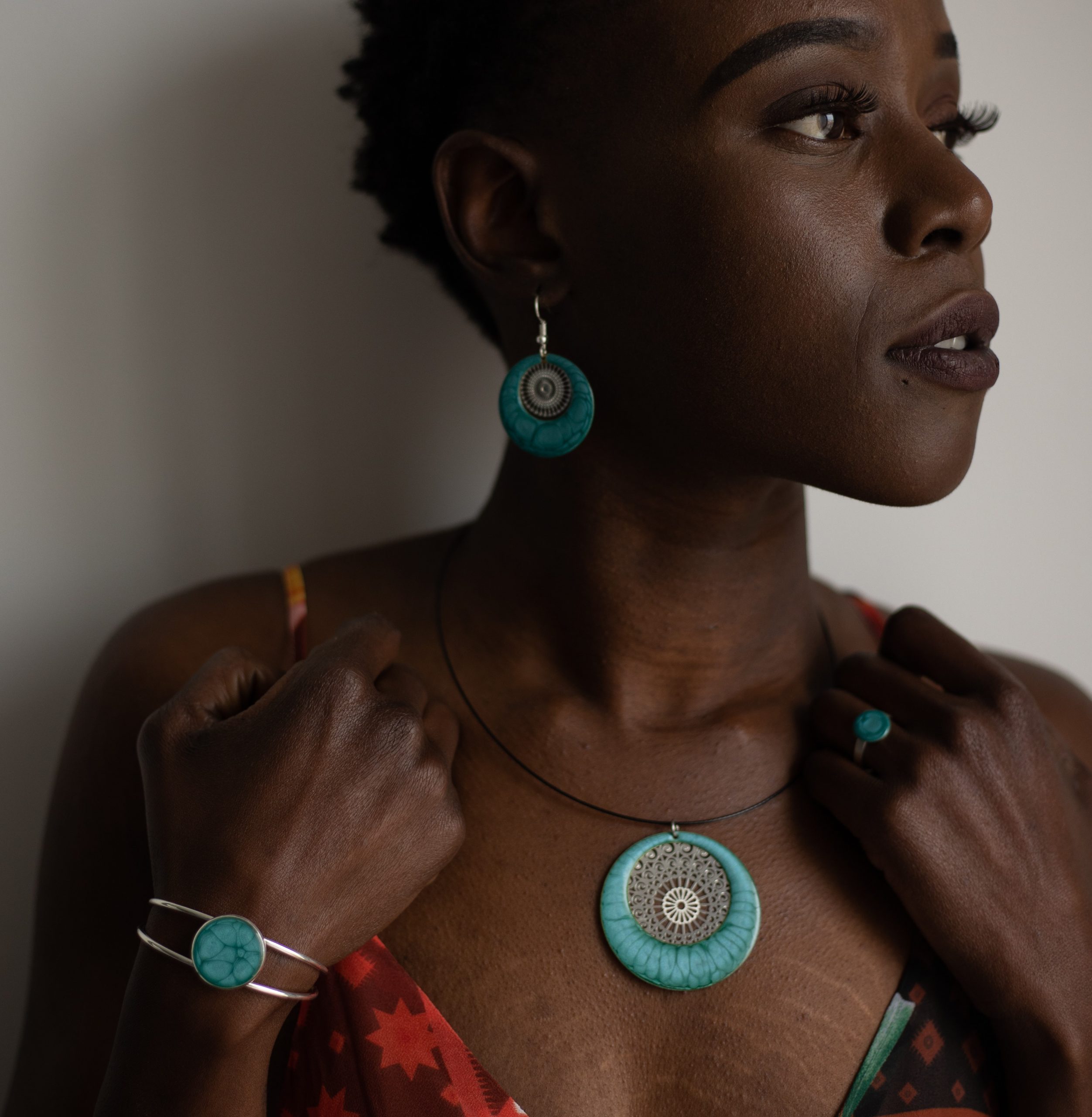 bijou artisan montpellier bracelet séléné turquoise mannequin1