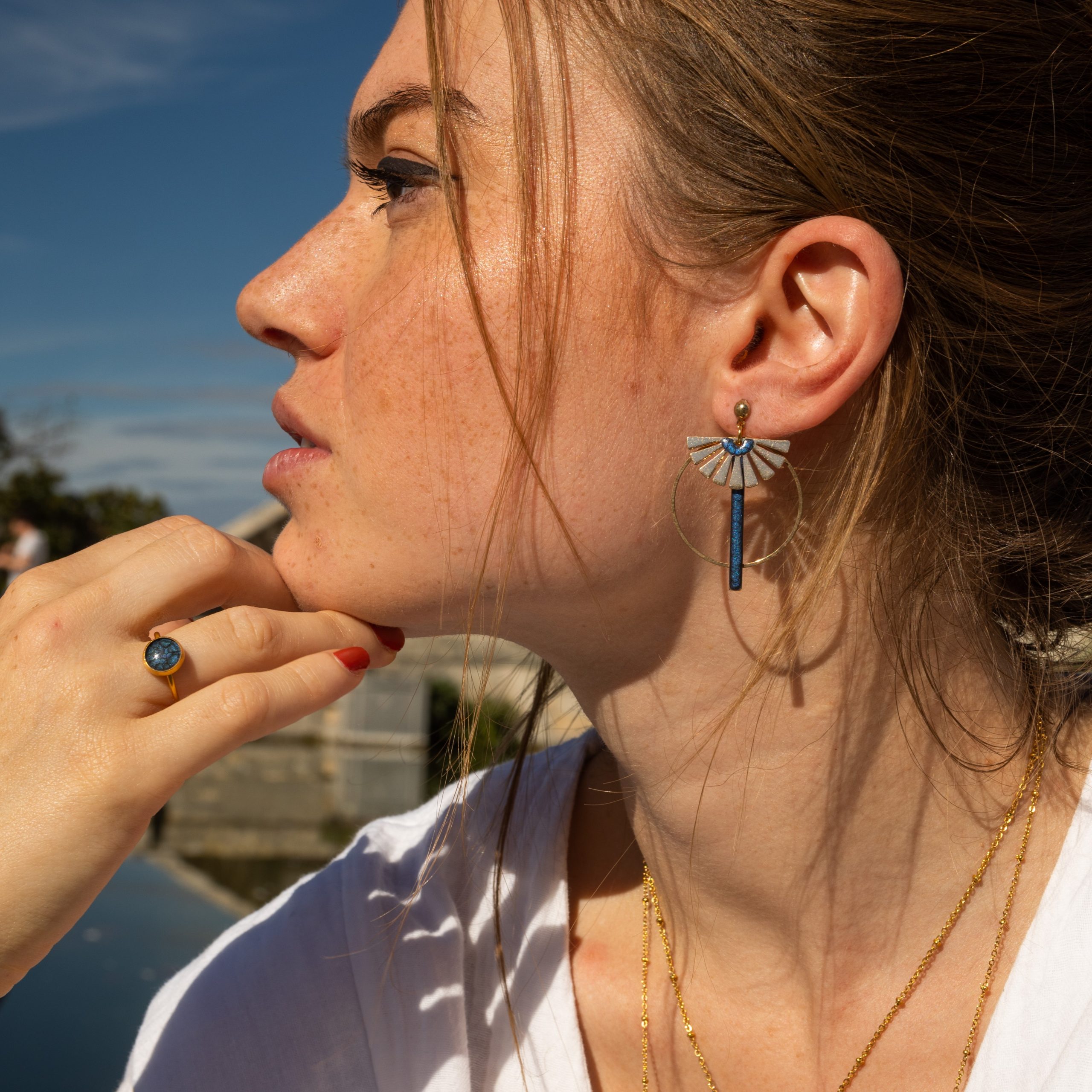 bijou artisan montpellier bague pandia bleu mannequin 2