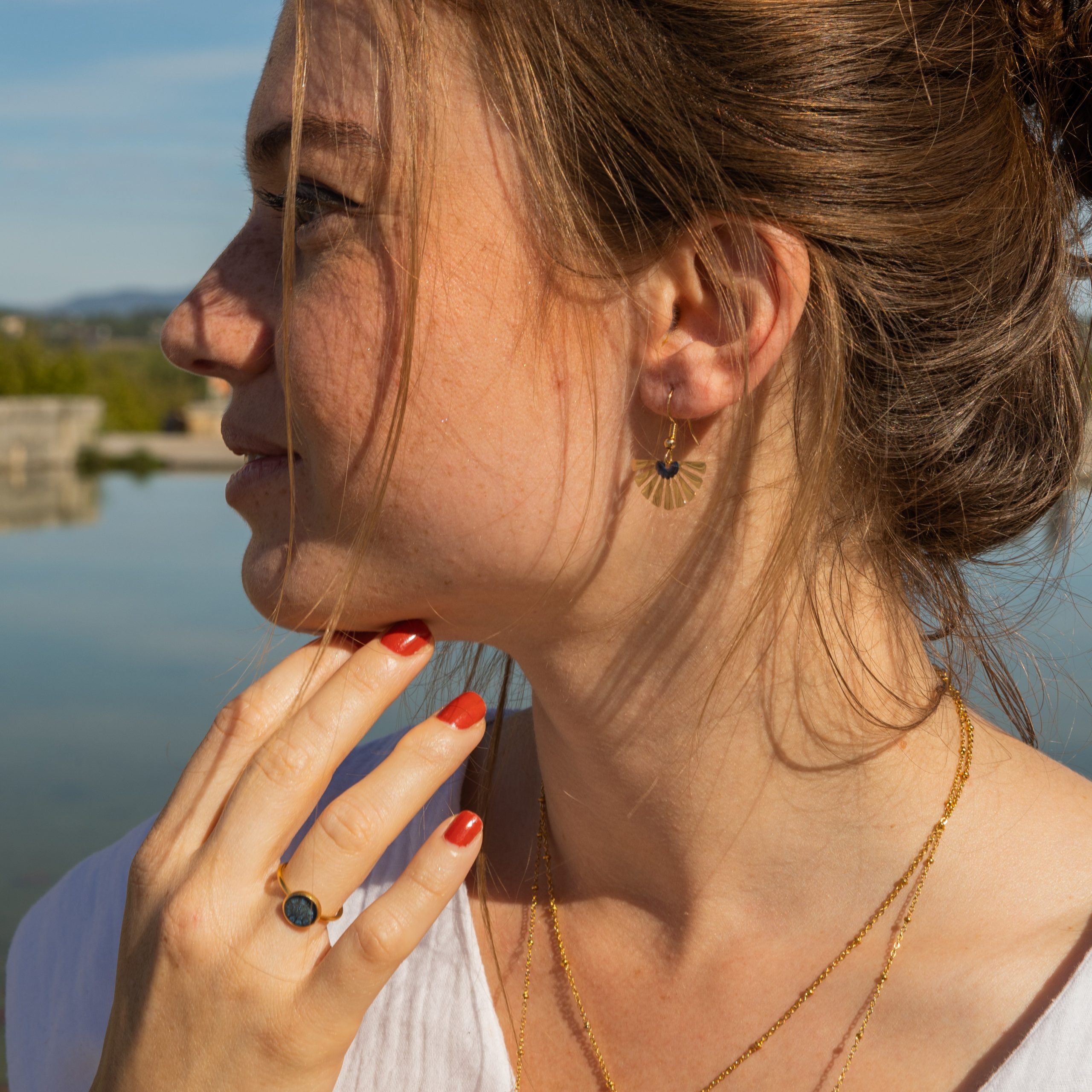 bijou artisan montpellier bague pandia bleu mannequin 3