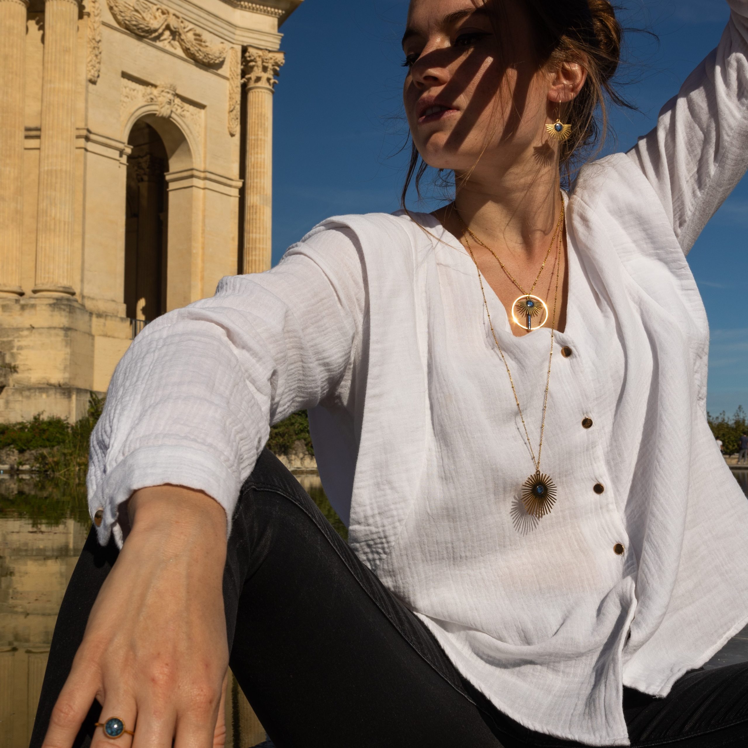 bijou artisan montpellier bague pandia bleue mannequin 1