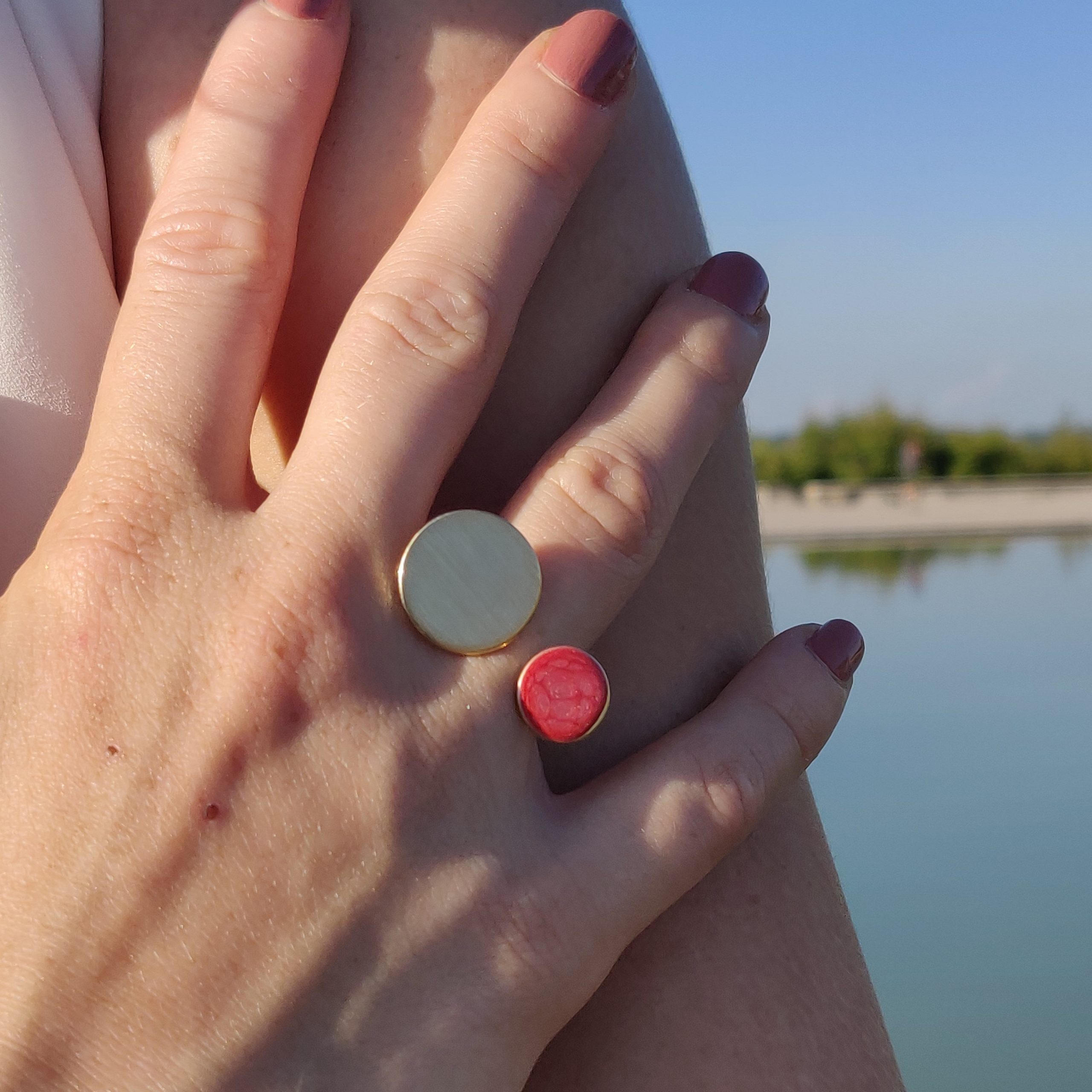 bijou artisan montpellier bague psyché corail mannequin 3