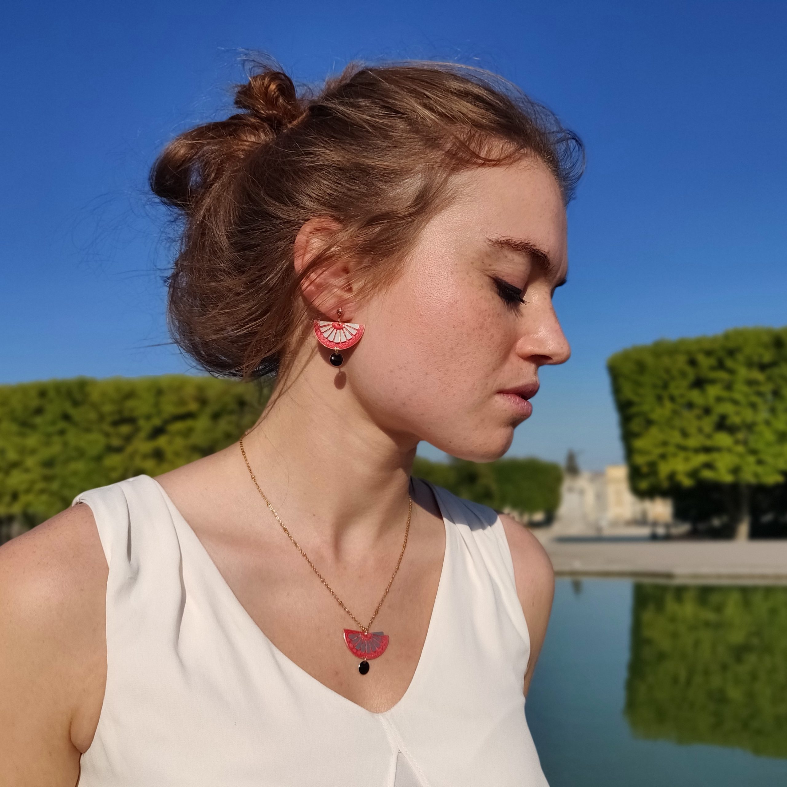 bijou artisan montpellier boucles d'oreilles alcyone corails mannequin 1