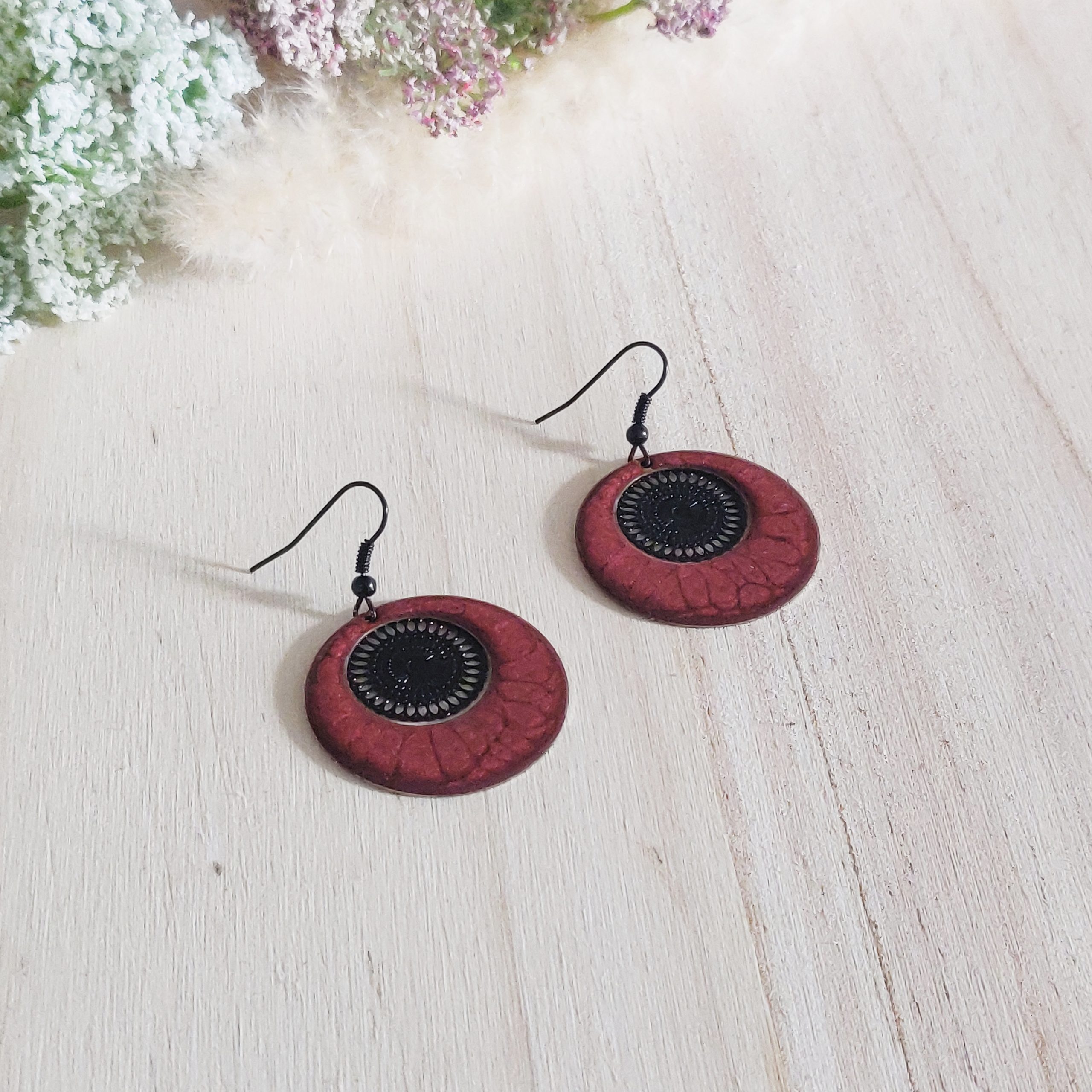 bijou artisan montpellier boucles d'oreilles aphrodite briques fond noir