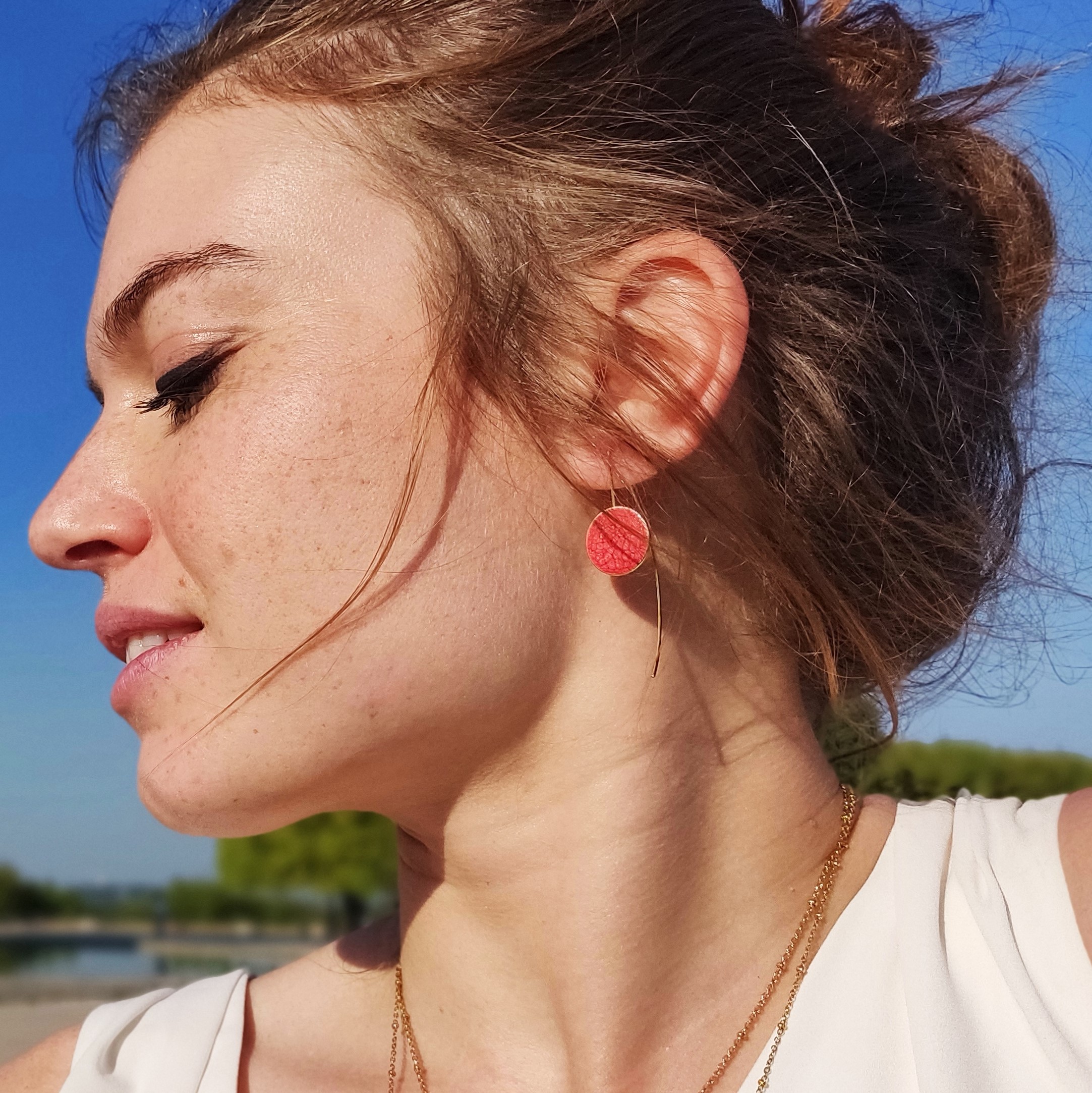 bijou artisan montpellier boucles d'oreilles psyché corails mannequin