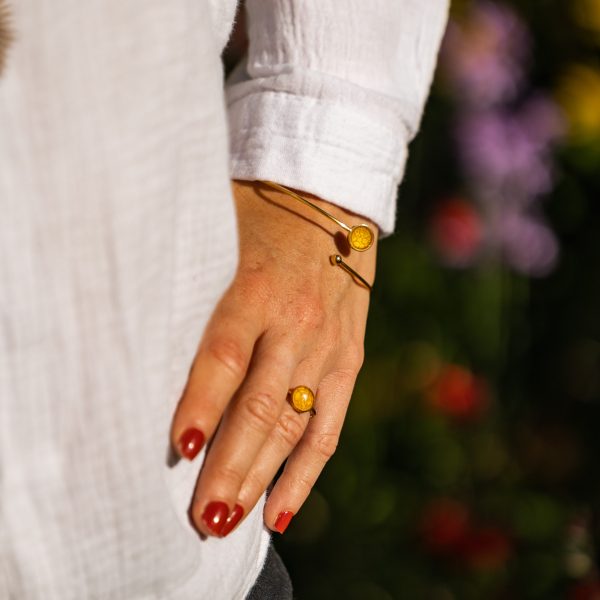 bijou artisan montpellier bracelet athéna jaune mannequin1