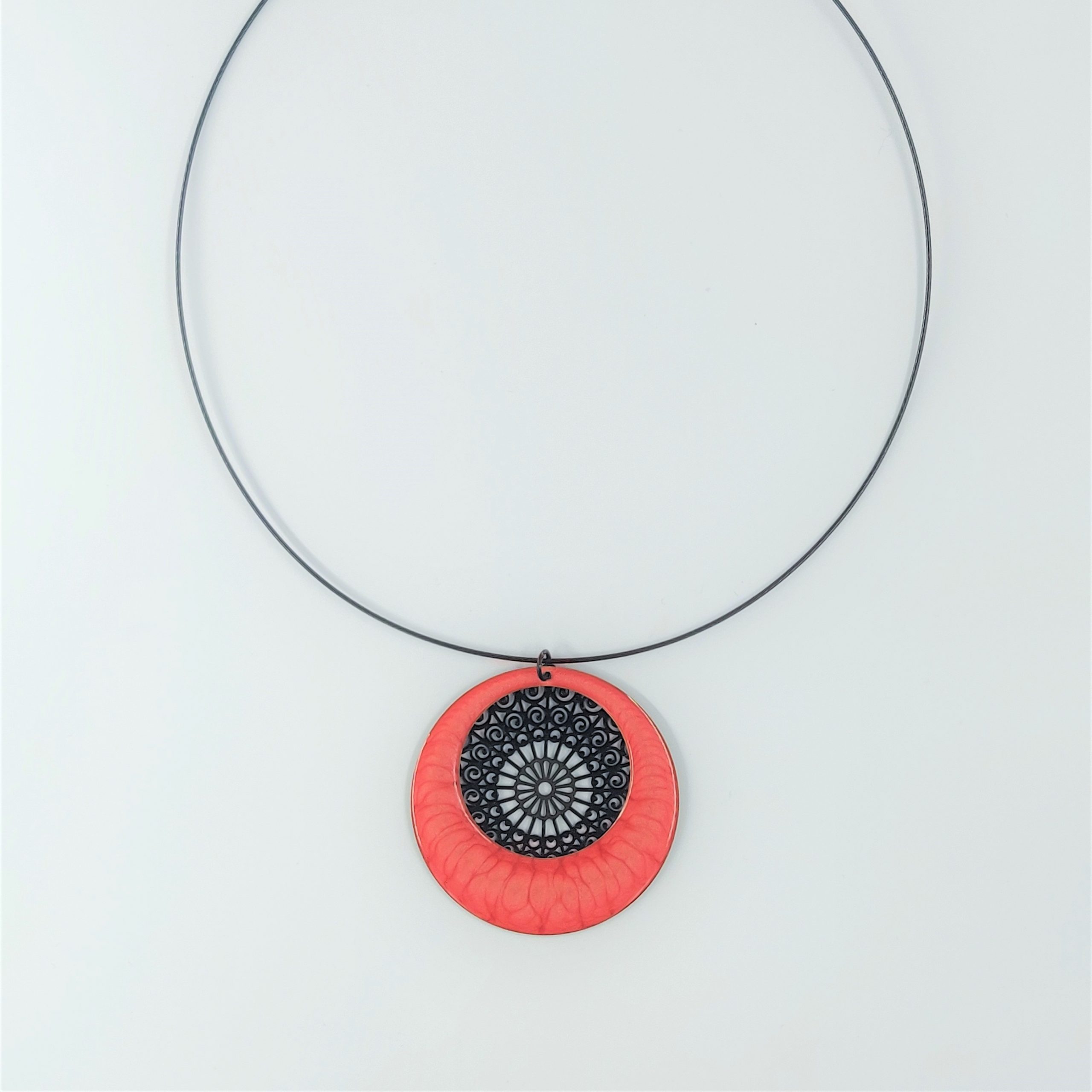 bijou artisan montpellier collier aphrodite corail fond noir