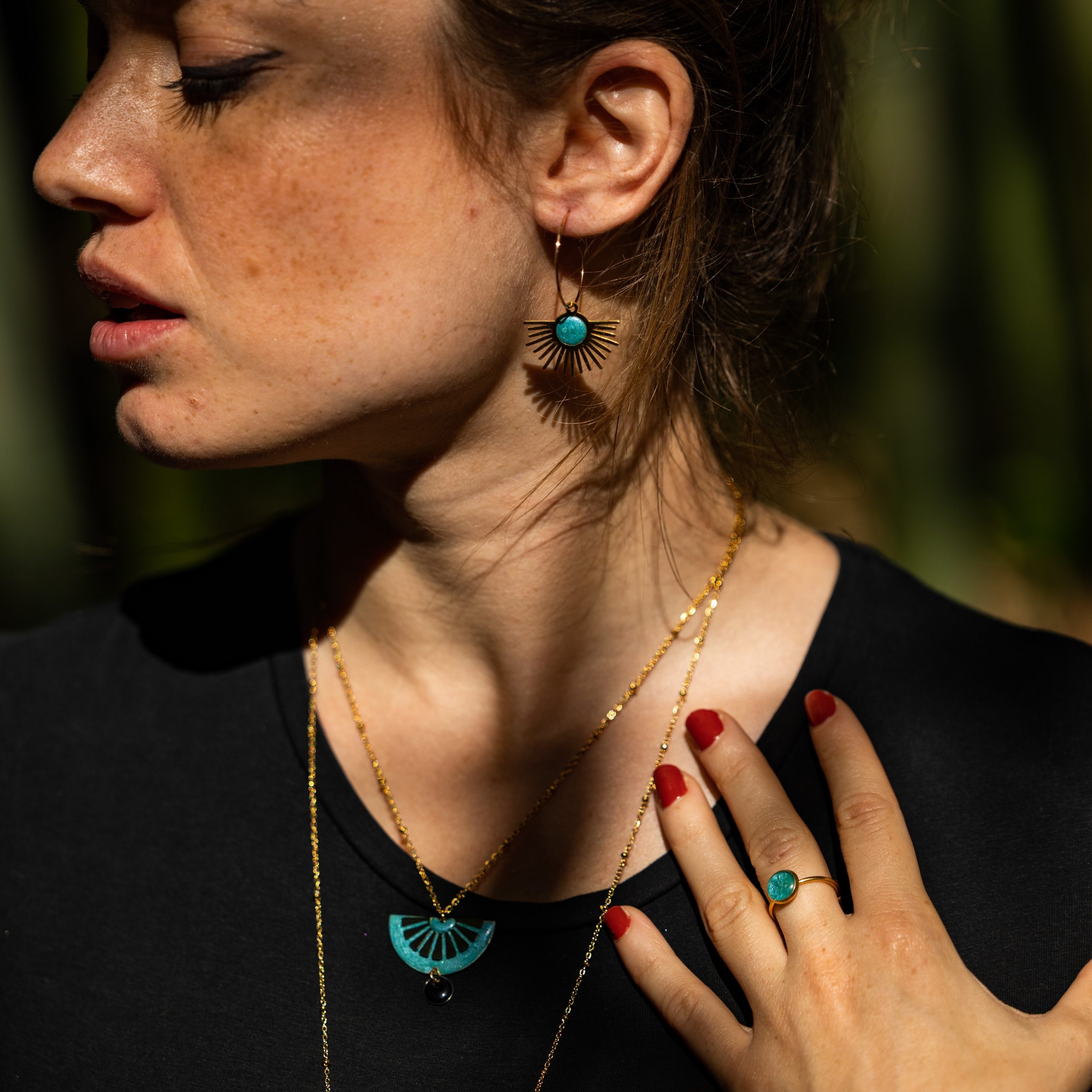 bijou artisan montpellier pendentif alcyone turquoise mannequin1