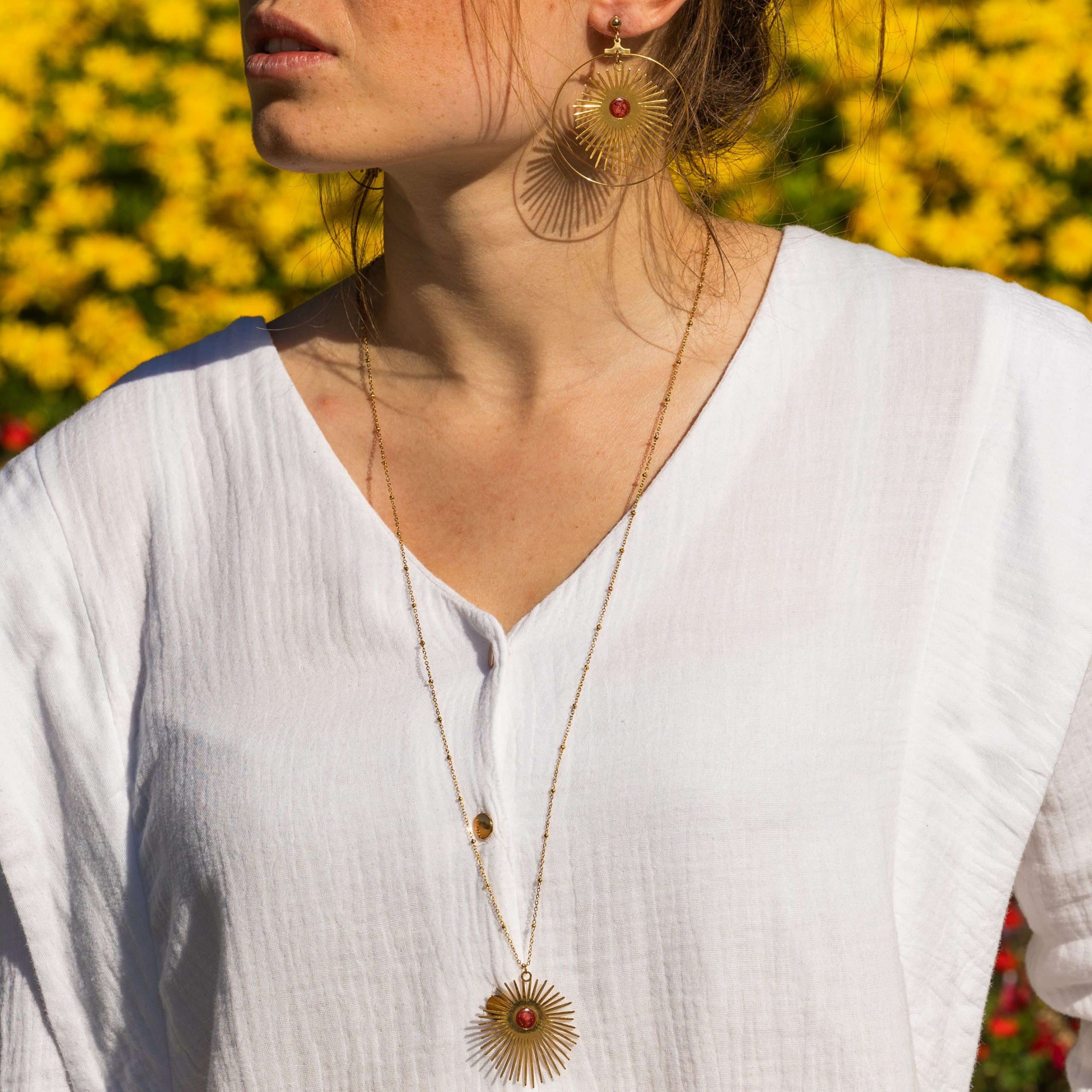 bijou artisan montpellier pendentif hélios brique mannequin1