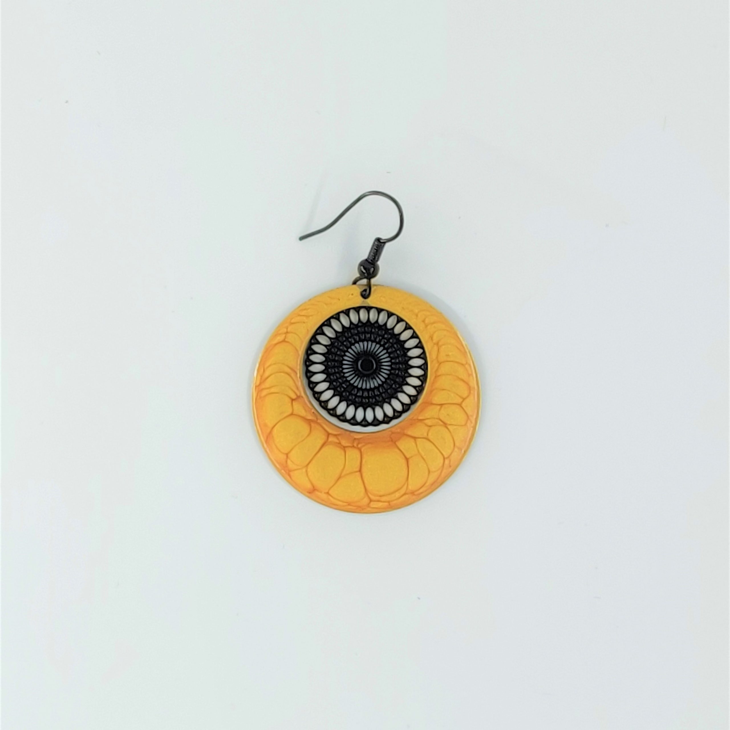 bijou créateur montpellier boucles d'oreilles aphrodite jaunes fond noir