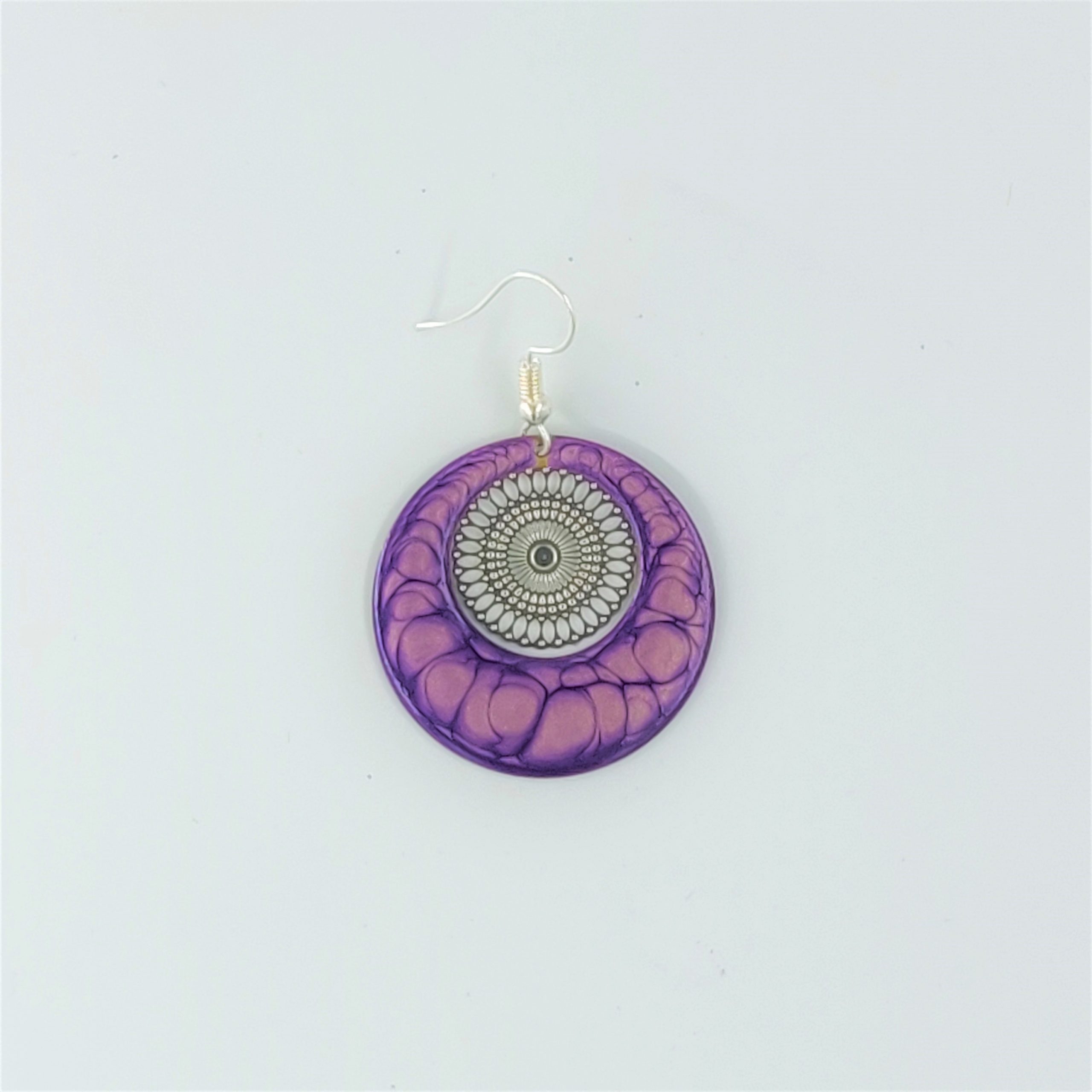 bijou créateur montpellier boucles d'oreilles aphrodite violettes fond argenté