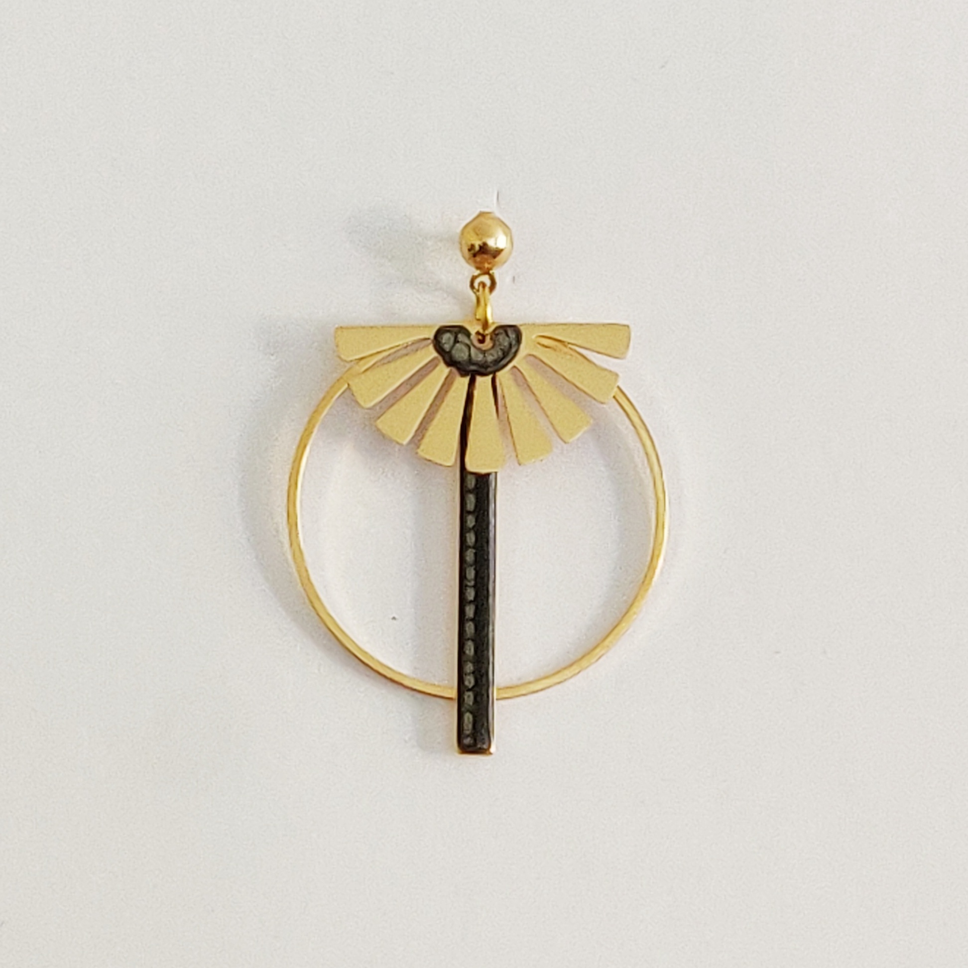 bijou créateur montpellier boucles d'oreilles isis grises