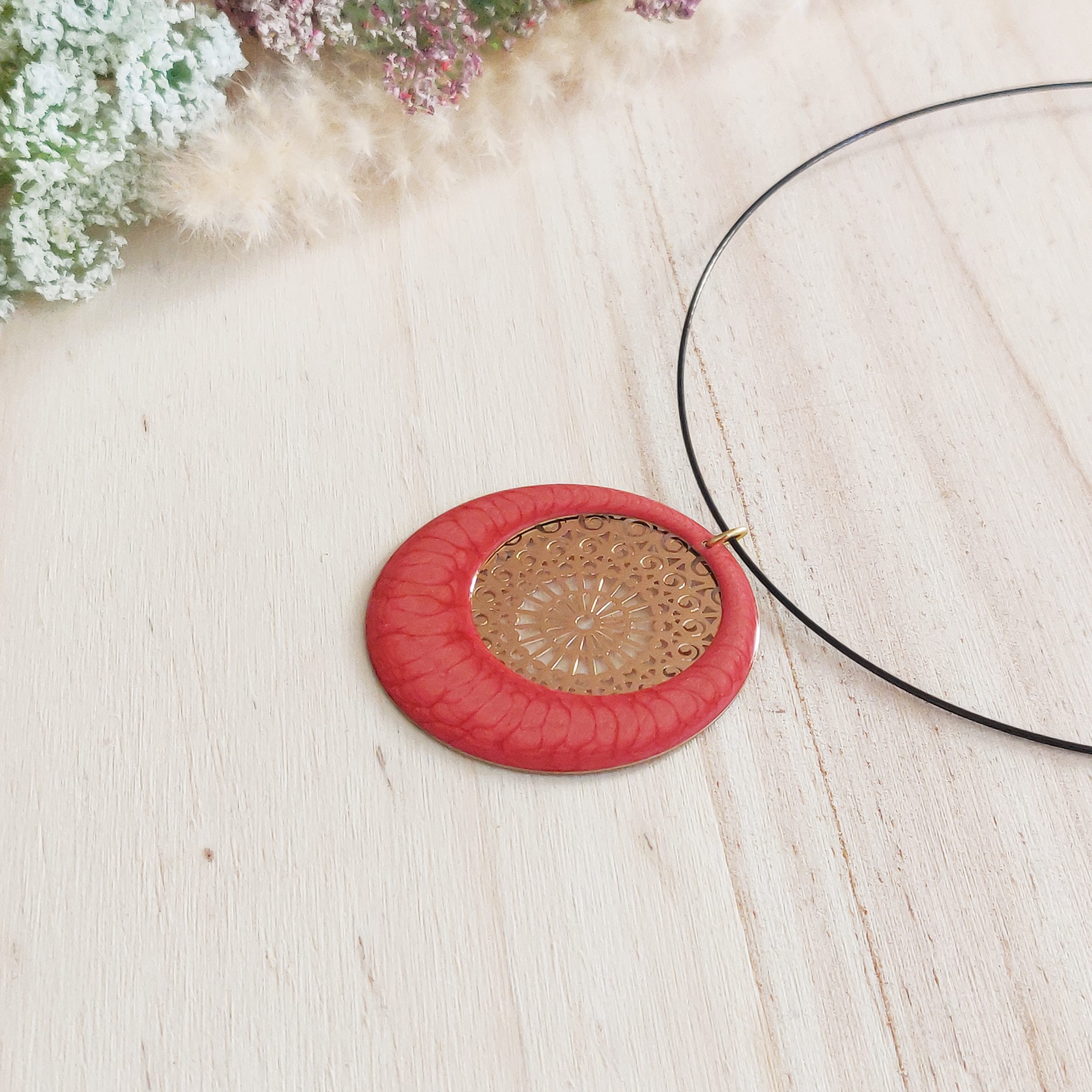 bijou créateur montpellier collier aphrodite corail fond doré