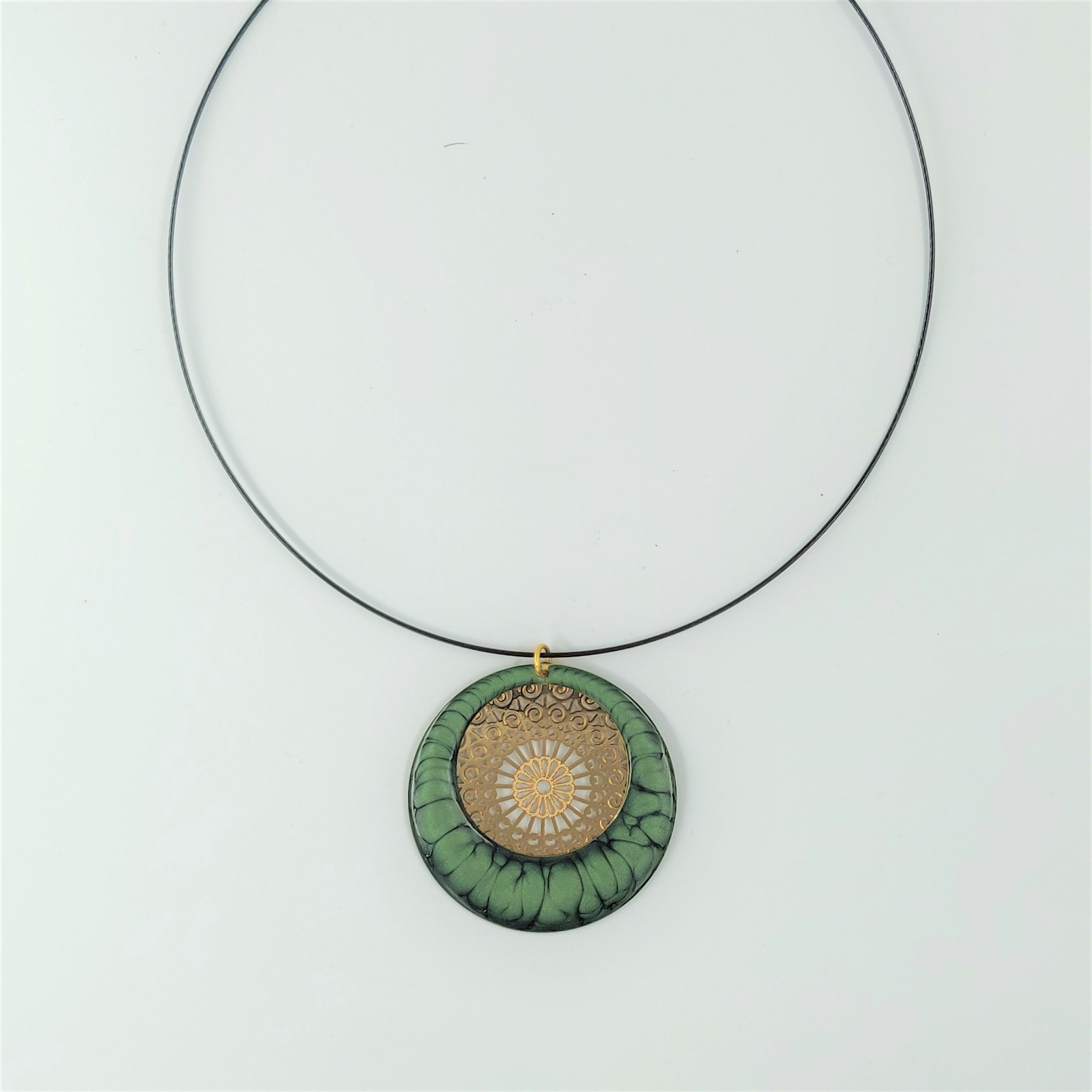 bijou créateur montpellier collier aphrodite vert fond doré