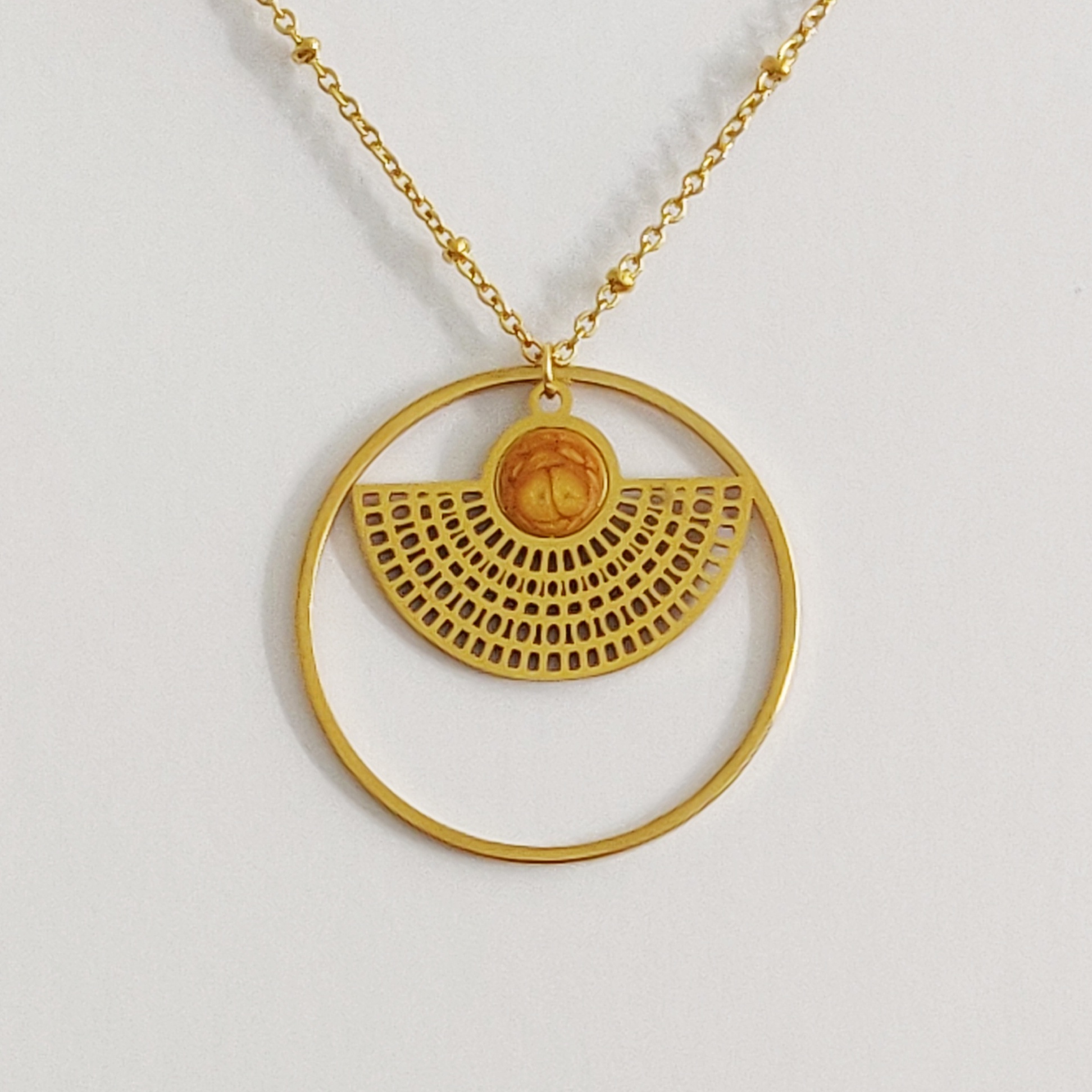 bijou créateur montpellier pendentif egide jaune