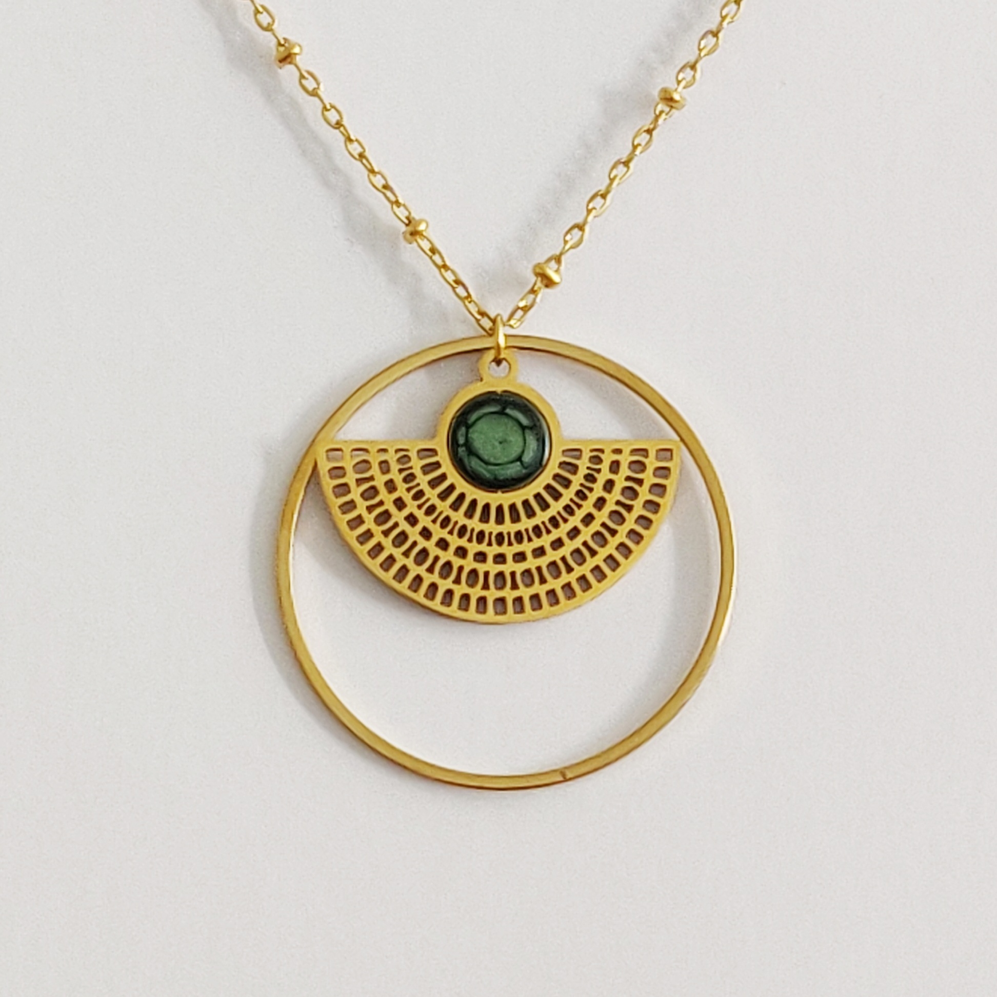 bijou créateur montpellier pendentif egide vert