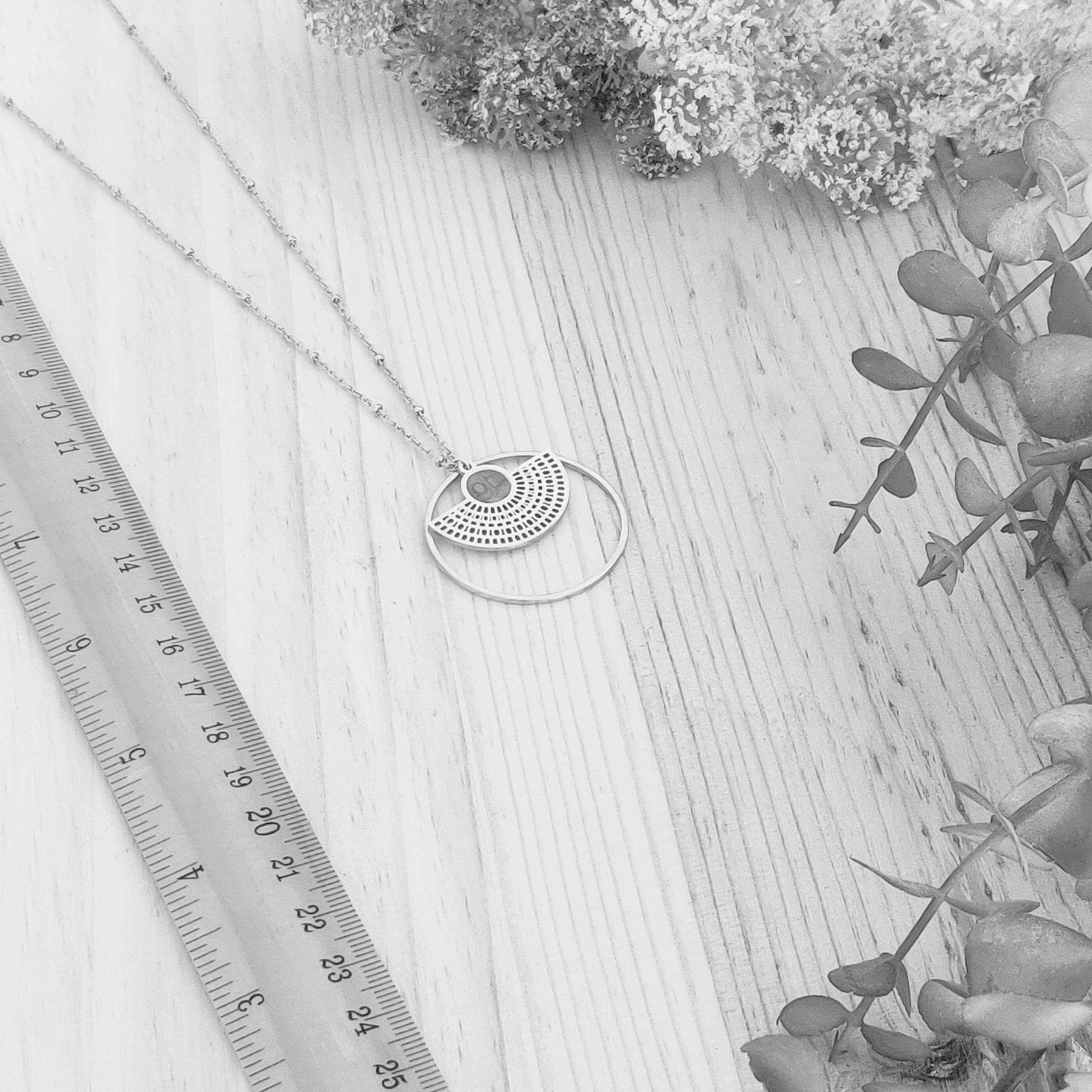 collier egide règle copie