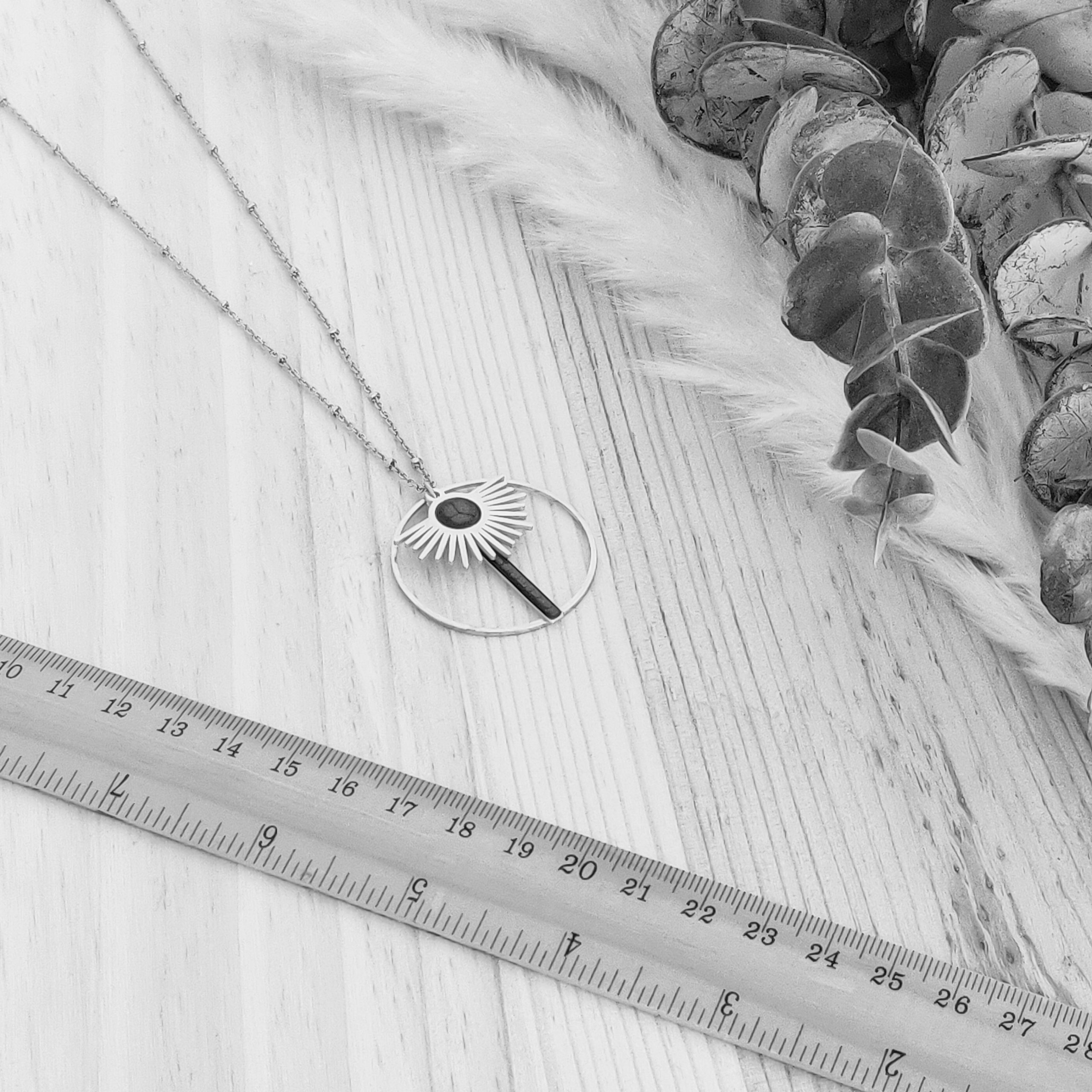 collier isis règle copie (2)